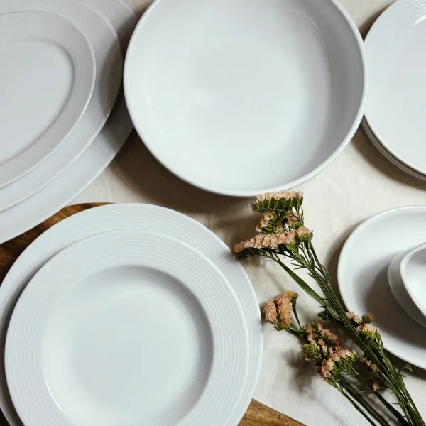 Plato llano y hondo, ensaladera y fuente Iria Blanco Pontesa